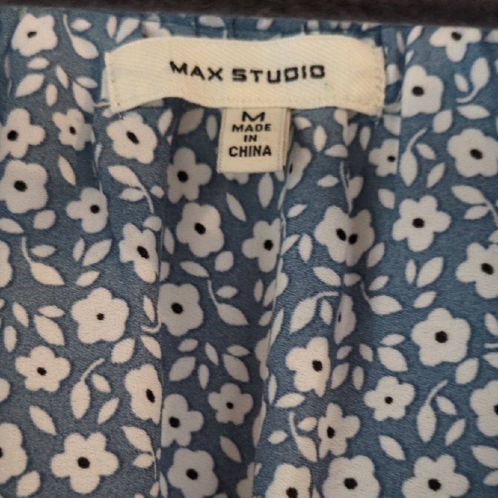 Max Studio Blue and White Floral Blouse - Picture 4 of 4